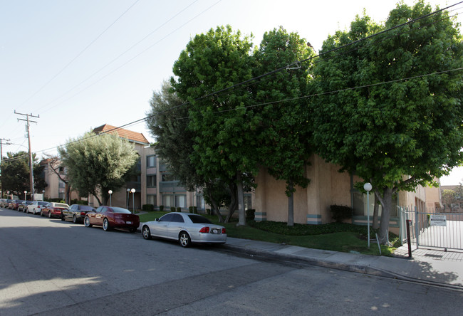 Cerise Apartments in Hawthorne, CA - Building Photo - Building Photo