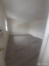 1776 Oak Tree Rd in Edison, NJ - Building Photo - Building Photo