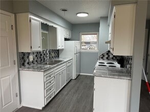 2011 Ina Ave in Springdale, AR - Building Photo - Building Photo