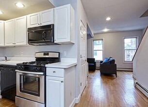86 W 3rd St in Boston, MA - Foto de edificio - Building Photo