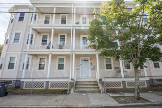 179 Ledge St in Providence, RI - Foto de edificio - Building Photo