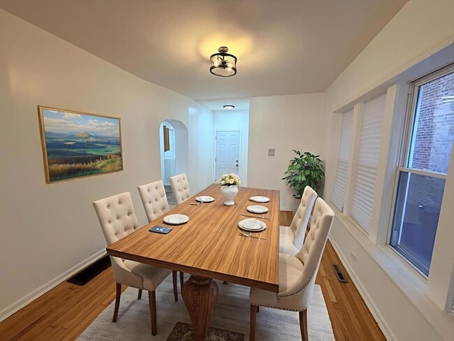 7553 S Evans Ave in Chicago, IL - Foto de edificio - Building Photo