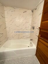 77 Trowbridge St in Cambridge, MA - Building Photo - Building Photo