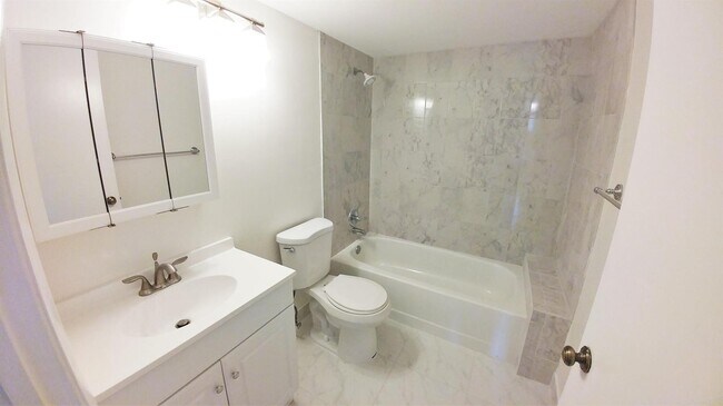 1001 Green Pine Blvd, Unit C2 in West Palm Beach, FL - Building Photo - Building Photo