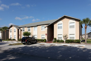 Oak Harbor Apartments in Orlando, FL - Building Photo