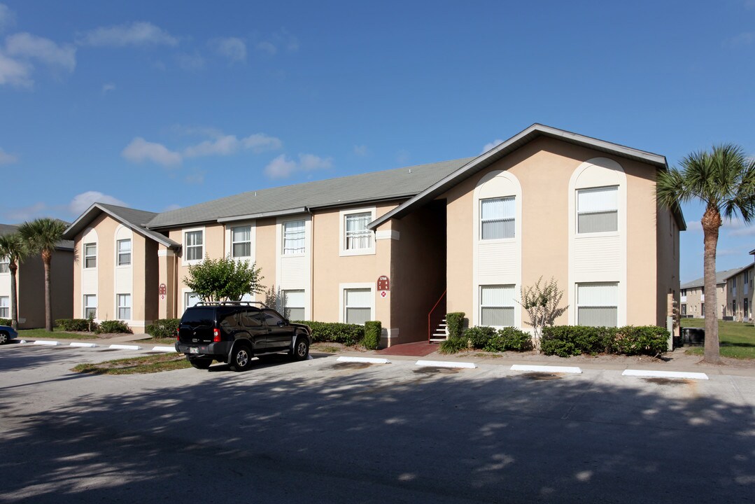 Oak Harbor Apartments in Orlando, FL - Building Photo