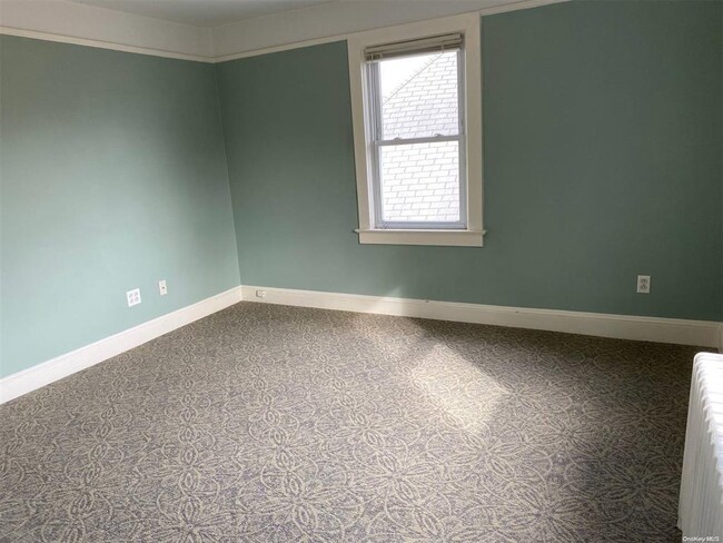 103 Sherman Ave in Williston Park, NY - Building Photo - Building Photo