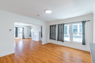226 N New Hampshire Ave in Los Angeles, CA - Building Photo - Building Photo