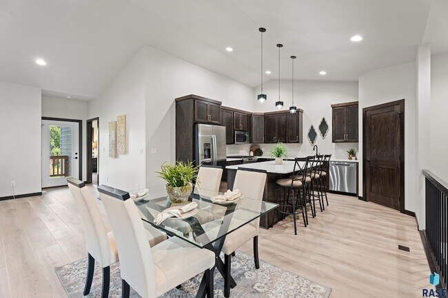 1109 S Foss Ave in Sioux Falls, SD - Building Photo - Building Photo