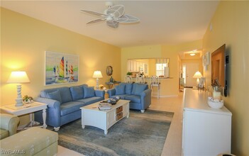 2405 Harmony Ln in Naples, FL - Building Photo - Building Photo