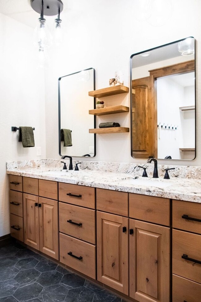 3370 S Walkup Dr in Flagstaff, AZ - Building Photo - Building Photo