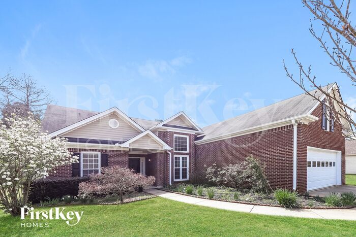 807 Lazy Ln in Winder, GA - Foto de edificio