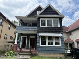 1008 Fisk St in Scranton, PA - Building Photo