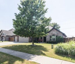 1613 NE Rock St in Bentonville, AR - Building Photo - Building Photo