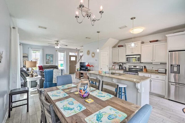 3723 Tiki Dr in Panama City Beach, FL - Building Photo - Building Photo