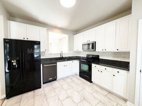 123 Baberton Dr in Apex, NC - Building Photo - Building Photo