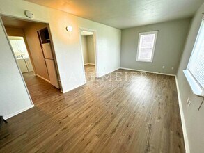 456 SE Cherry St in Pilot Rock, OR - Foto de edificio - Building Photo