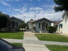 347 Junipero Ave, Unit Cottage Carrol Park in Long Beach, CA - Building Photo