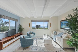 250 S Ocean Blvd in Delray Beach, FL - Building Photo - Building Photo