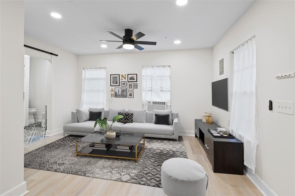 1327 Idylwild St Photo