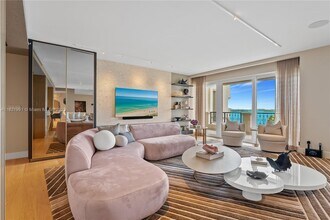 5242 Fisher Island Dr, Unit 5242 in Miami Beach, FL - Foto de edificio - Building Photo