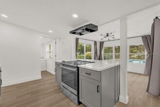 1260 Seminola Blvd in Casselberry, FL - Building Photo - Building Photo