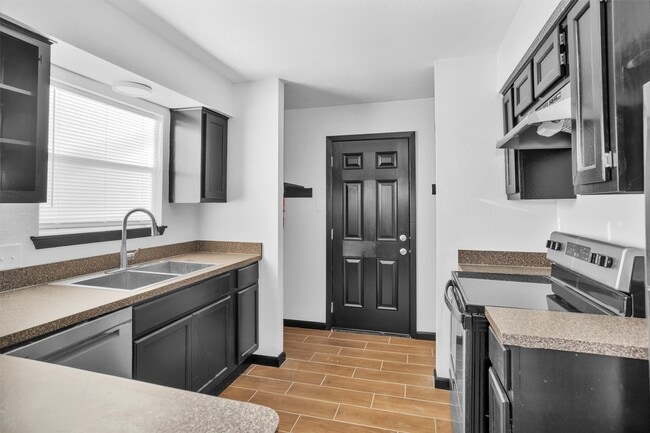 property at 1121 Lovett St