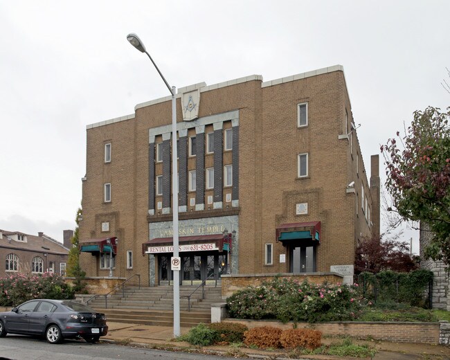 Lambskin Temple in St. Louis, MO - Foto de edificio - Building Photo