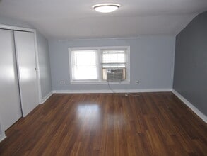 6 Cart Path, Unit 2 in Framingham, MA - Foto de edificio - Building Photo