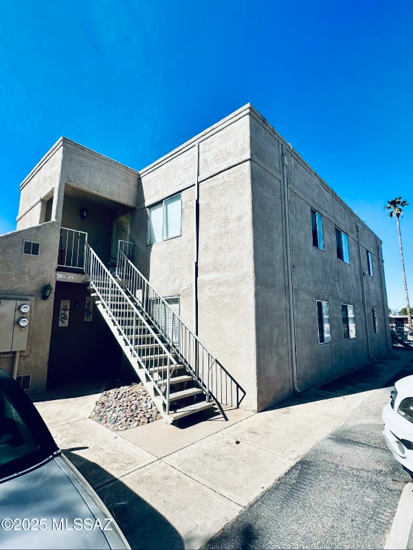 3817 S Queen Palm Dr