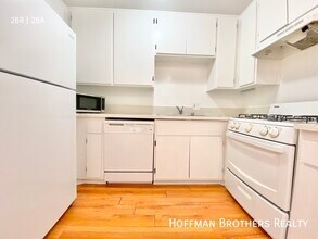 2724 Abbot Kinney Blvd, Unit 309 in Los Angeles, CA - Building Photo - Building Photo