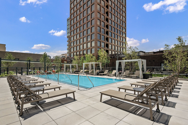 900 W Washington Blvd, Unit 1217 in Chicago, IL - Building Photo - Building Photo
