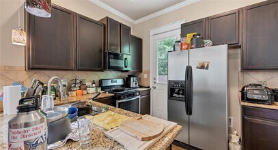 507 W N Loop Blvd in Austin, TX - Building Photo - Building Photo