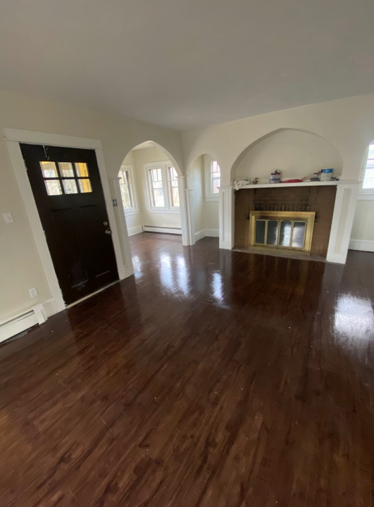 908 Stadelman Ave in Akron, OH - Building Photo