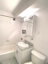 EAST 35 STREET in New York, NY - Foto de edificio - Building Photo