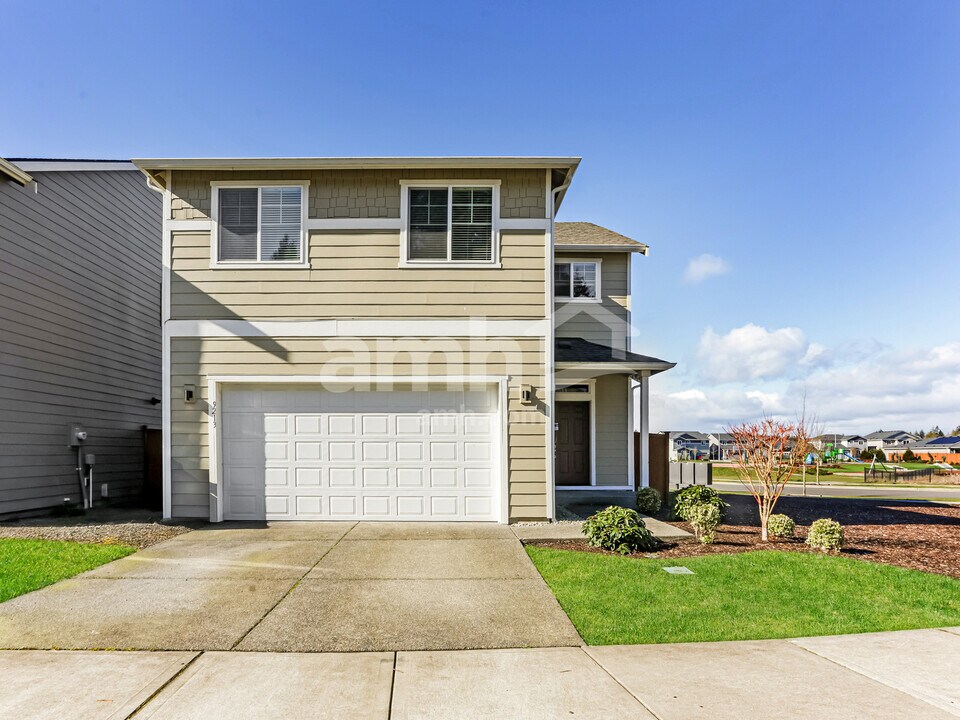 9213 Shootingstar St SE, Unit PH1501 in Tumwater, WA - Building Photo