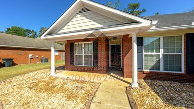8079 Garrett Pines Dr in Columbus, GA - Building Photo - Building Photo