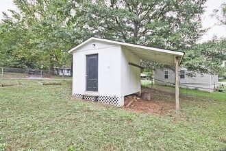 212 Lakeshore Dr in Braselton, GA - Building Photo - Building Photo