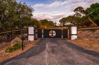 1564 Crossbow Dr in Canyon Lake, TX - Foto de edificio - Building Photo