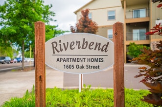 Riverbend Apartments in Albany, OR - Building Photo - Building Photo
