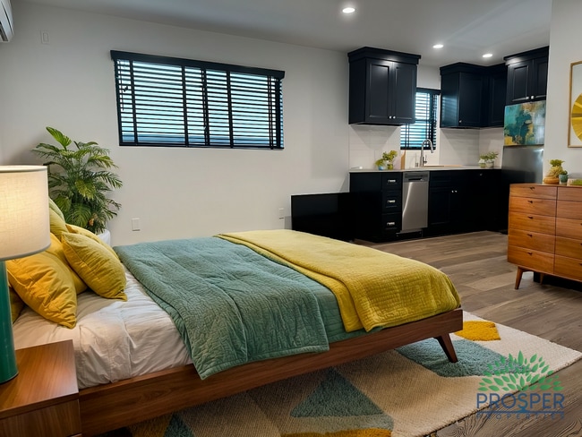2415 Ocean Ave in Los Angeles, CA - Building Photo - Building Photo