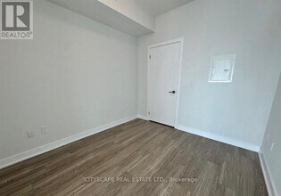 4130 Parkside Village Dr in Mississauga, ON - Building Photo - Building Photo