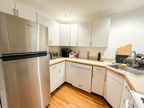 135 Bolton St in Boston, MA - Building Photo - Building Photo