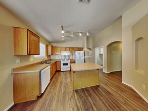 60386 E Old Spur Pl in Tucson, AZ - Building Photo - Building Photo