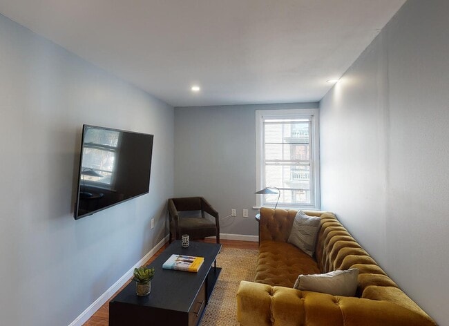 8 Germania St