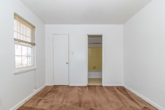 631 Quincy St in Hampton, VA - Building Photo - Interior Photo