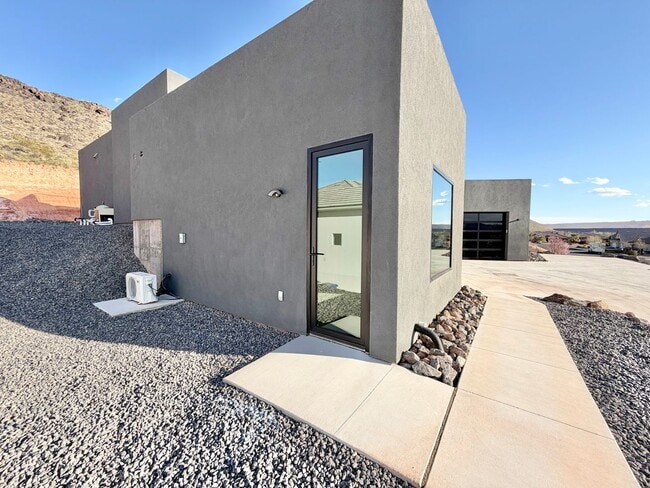 2335 S 3330 W in Hurricane, UT - Building Photo - Building Photo