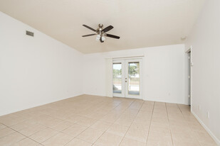 2307 Ramsdale Dr SE in Palm Bay, FL - Foto de edificio - Building Photo