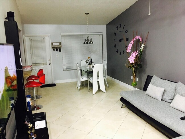 12506 SW 147th Terrace in Miami, FL - Foto de edificio - Building Photo