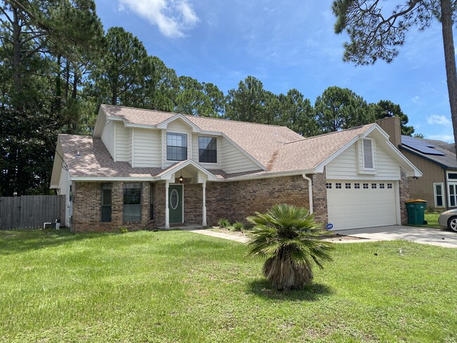 530 E Timberlake Dr in Mary Esther, FL - Building Photo - Building Photo